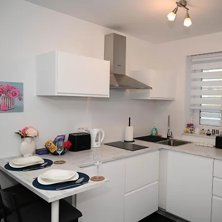 Apartment Blue With Free Parking