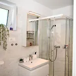 Blue With Free Parking Apartma *
