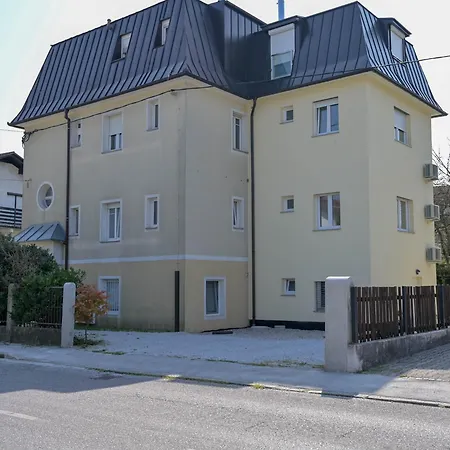 Διαμέρισμα Blue With Free Parking Λιουμπλιάνα