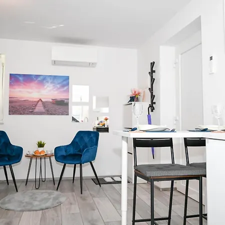 Blue With Free Parking Apartma Ljubljana