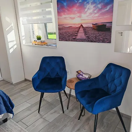 Blue With Free Parking Apartmán *