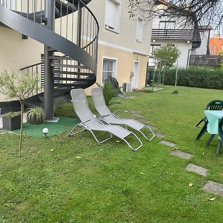 Apartment Blue With Free Parking